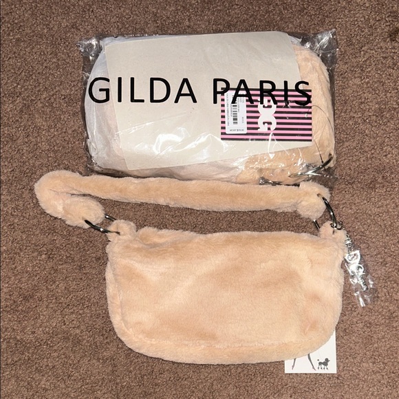 Gilda Paris Faux Fur Shoulder Bag in Beige - Picture 1 of 3